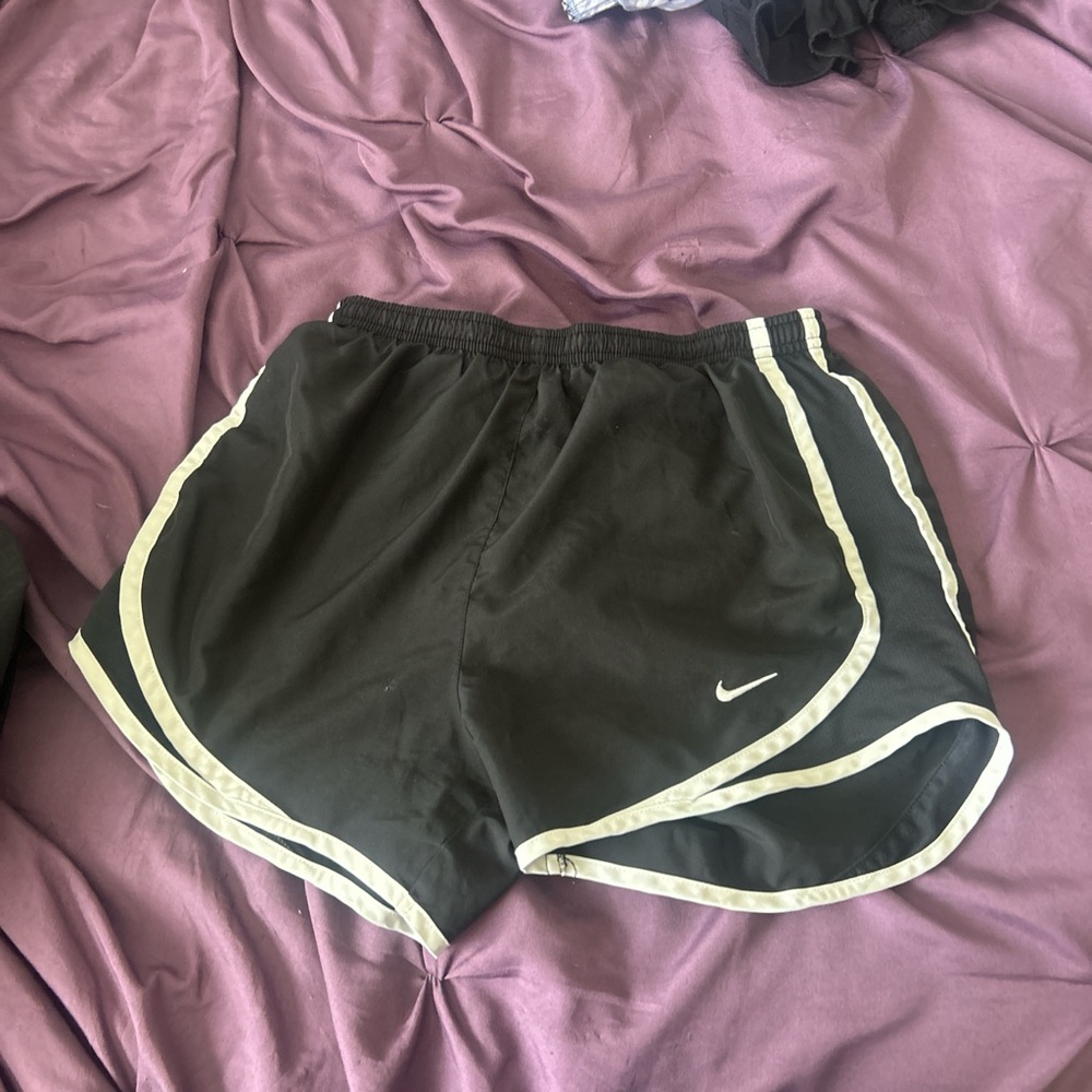 black nike dry fit shorts